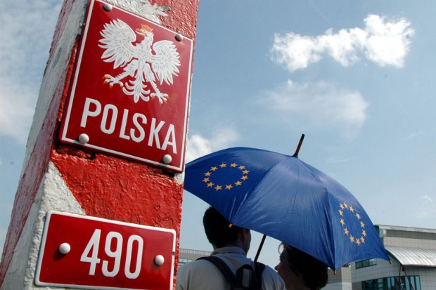 Посольство Польщі спрощує процедуру подачі громадянами України візових клопотань до візових центрів Києва.