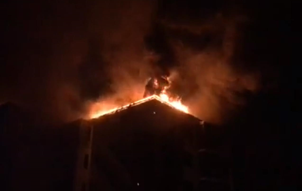 Вночі на Тячівщині вирувала пожежа.