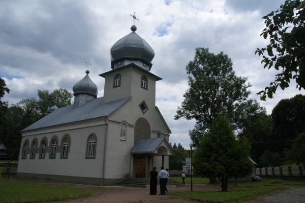 Хустская епархия УПЦ заявила о неправомерности захвата храма в честь Рождества Богородицы представителями Киевского патриархата.