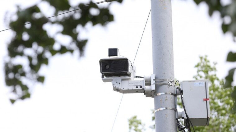 Дві камери встановлять на дорогах Закарпаття та 13 приладів на дорогах Львівської області.