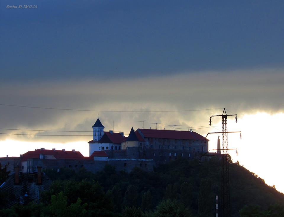 Львівський підприємець став переможцем у тендерах щодо освітлення замку Паланок у Мукачеві, загальною вартістю в понад 2, 5 мільйона гривень.
