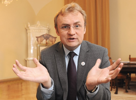 Передать отечественные таможни в управление западных соседей предлагает львовский мэр Андрей Садовый.

