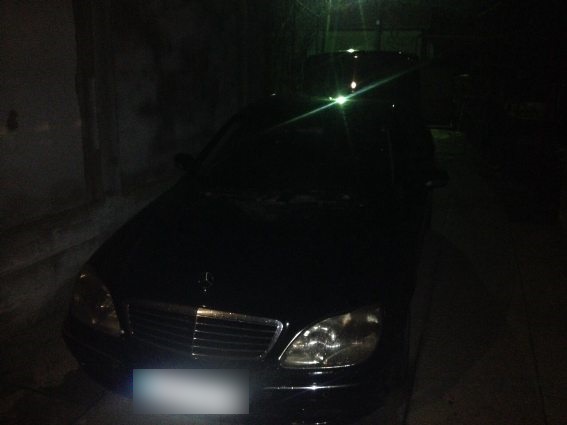 Сьогодні вночі в смт.Батьово Берегівського району загорівся автомобіль «Мерседес» місцевого мешканця. 