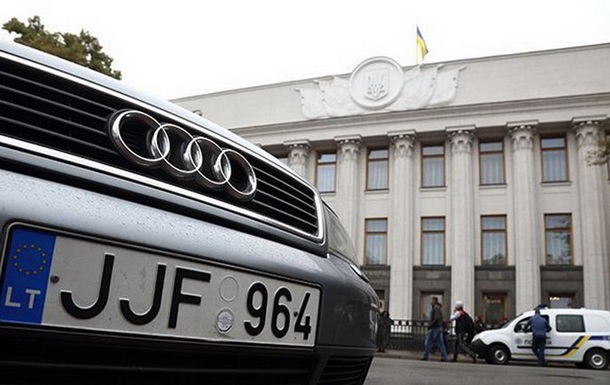 Теперь владельцы автомобилей с иностранными регистрационными номерами не смогут безнаказанно ездить по дорогам Украины. Все их нарушения будут зафиксированы на камерах, после чего водители будут оштрафованы.