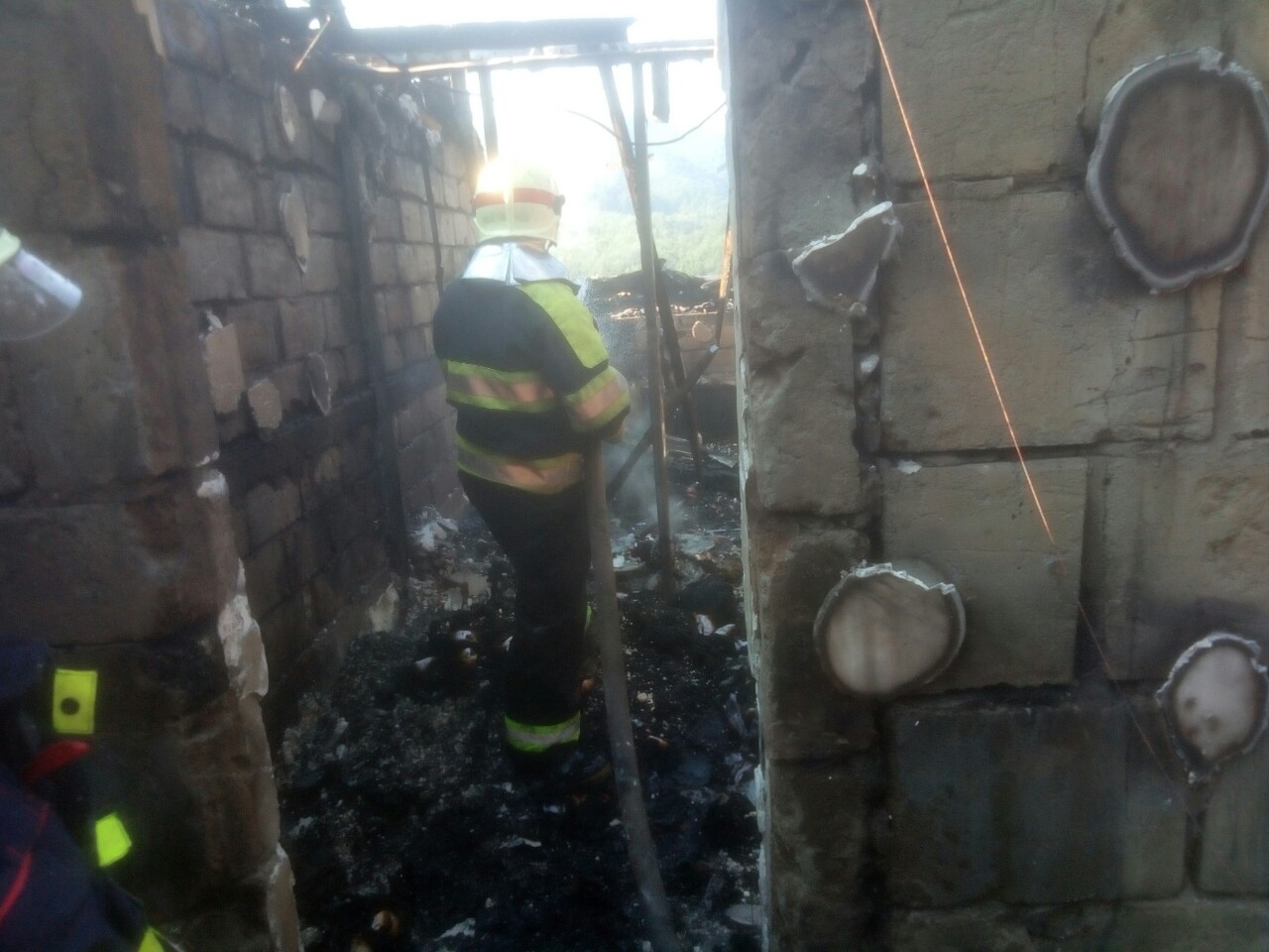 Як ми повідомляли, вночі загорівся готельно-ресторанний комплекс у селі Кострино. 