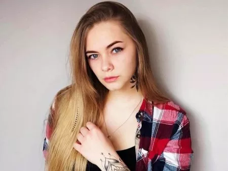 Девушка не была на связи в течение 10 дней.
Марина Дубляк сообщила об исчезновении 23-летней Нели Гелеван из Ужгорода в Facebook.