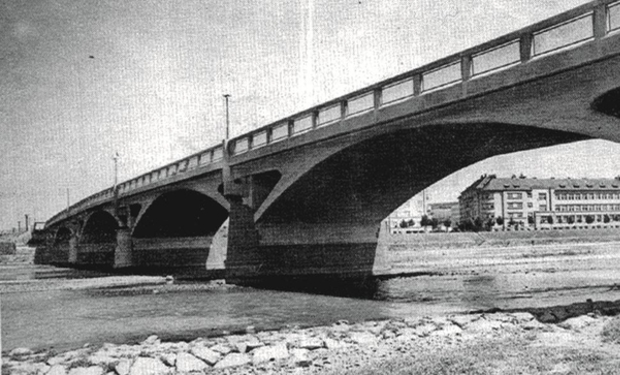 Краєзнавець Юрій Туряниця дослідив історію ужгородських мостів.