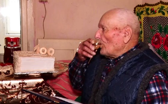 Той, хто бачив ціле століття мешкає у селі Родникова Гута на Свалявщині.
