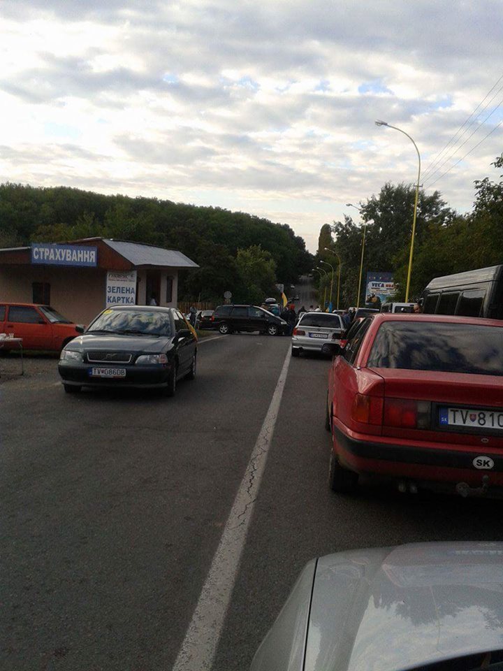 З 8 години ранку 21 вересня блокування кордону в районі КПП “Ужгород” власниками автівок на іноземній реєстрації було припинено.