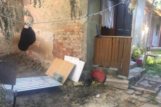 Берегівська поліція встановила особи грабіжників, що викрали від місцевого мешканця електро-пилу, попередньо побивши потерпілого.
