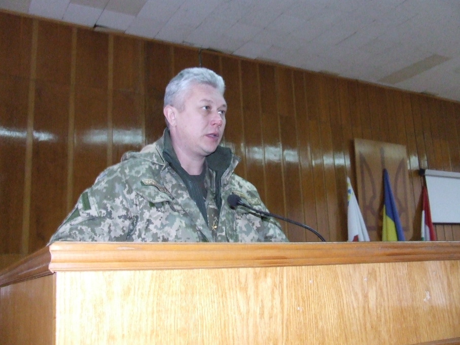 Сегодня, 29 января, на внеочередной сессии Береговского районного совета выступил военный комиссар района Игорь Наумов.