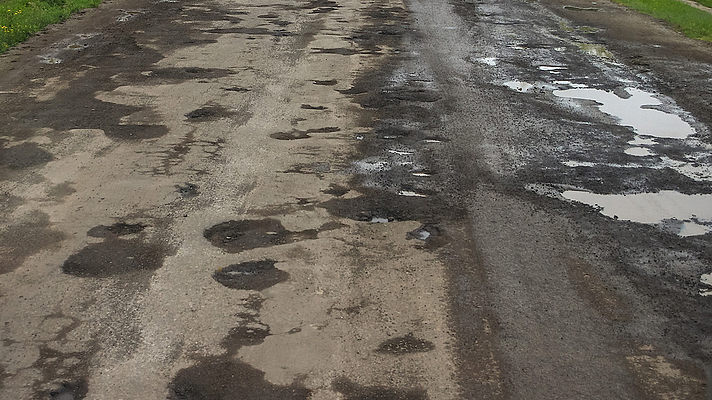 Для України в 2016 році 14 мільярдів гривень на ремонт доріг - просто непідйомна сума.