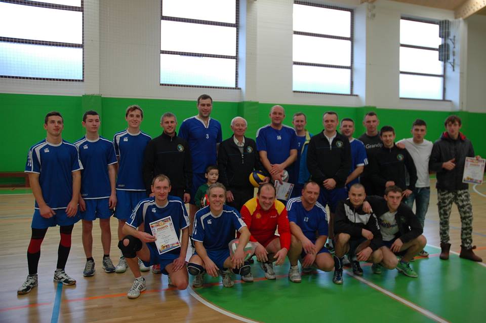 Команда голови Виноградівської РДА втретє завоювала волейбольний кубок району / ФОТО