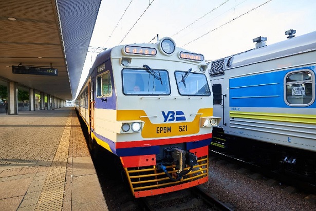 28 жовтня Укрзалізниця презентувала оновлений графік руху поїздів, яким передбачено 14 нових рейсів