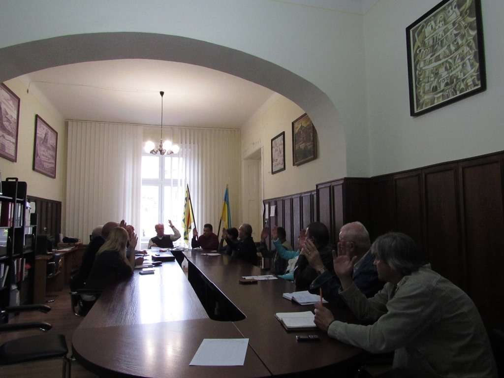 Закарпатським обласним адміністративним судом відкрито два провадження до дій Мукачівської міської виборчої комісії щодо скасування постанови №28 від 1 жовтня 2015 року.