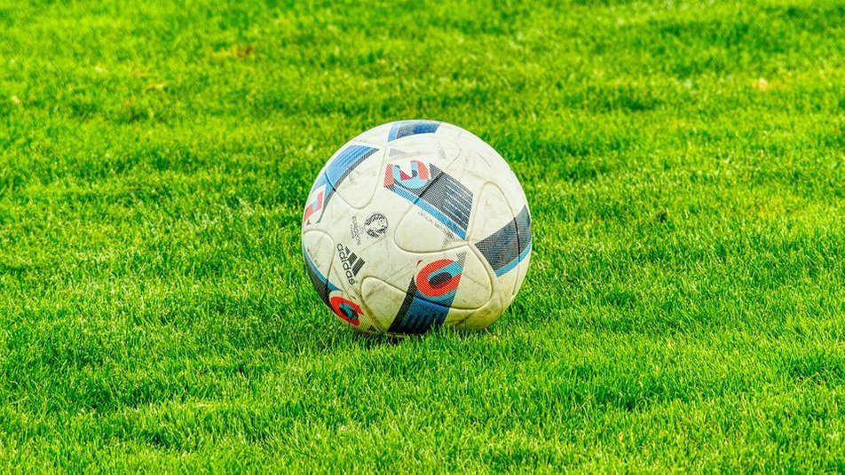 Відомі футболісти та зірки шоу-бізнесу 12 червня проведуть в Ужгороді благодійний матч для підтримки ЗСУ