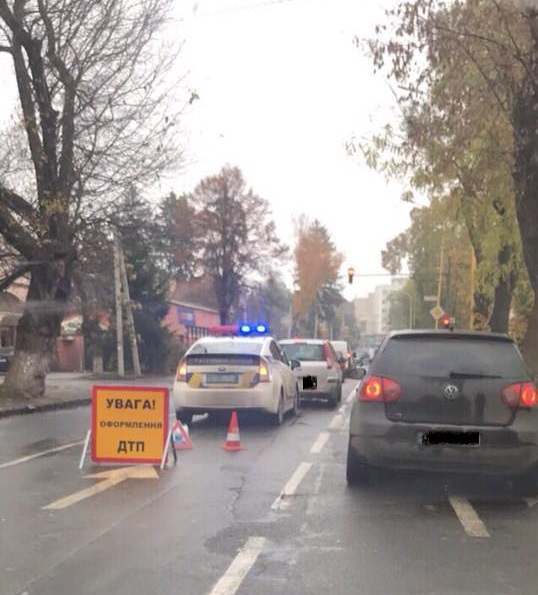 Сьогодні, 10 листопада, близько 11-ї години, в Ужгороді на Собранецькій сталася аварія.

