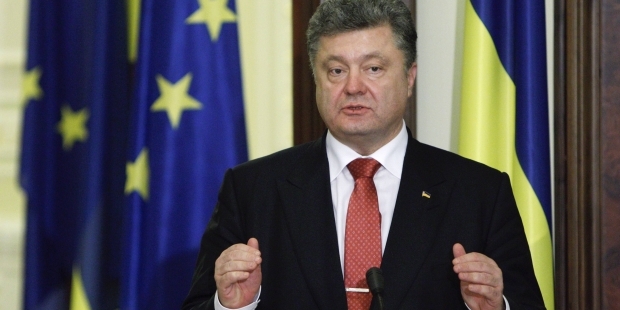 Президент України Петро Порошенко вже не сподівається на скасування безвізового режиму з ЄС до кінця 2015 року, а лише на завершення виконання Плану дій з візової лібералізації.
