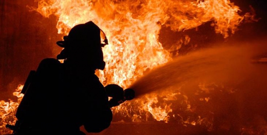 12 червня о 01:58 до тячівських рятувальників надійшло повідомлення про пожежу в надвірній споруді на вулиці Калініна, що у смт Дубове Тячівського району.