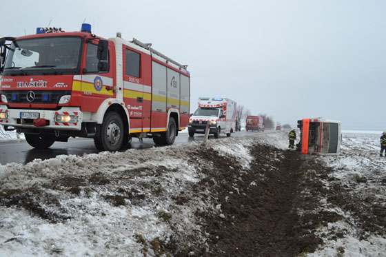 Автопроисшествие произошло сегодня, около 9:00 на дороге между селами Трговіште и Поздіщовце, в округе Михайловке, за несколько километров от украино-словацкой границы.