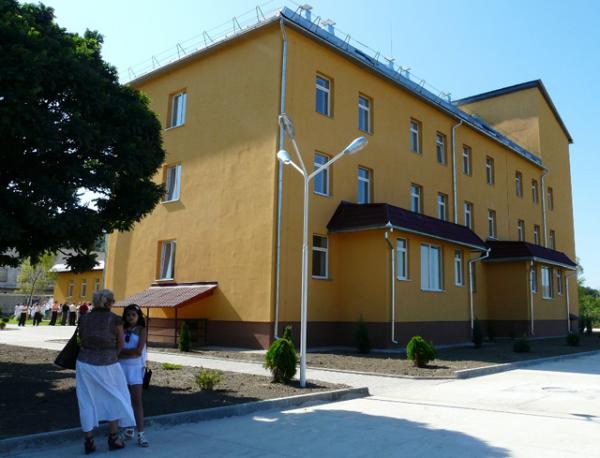 Предприниматель арендовала помещение в Иршавской районной больницы, однако денежные средства за него не платила - прокуратура обратилась в суд.