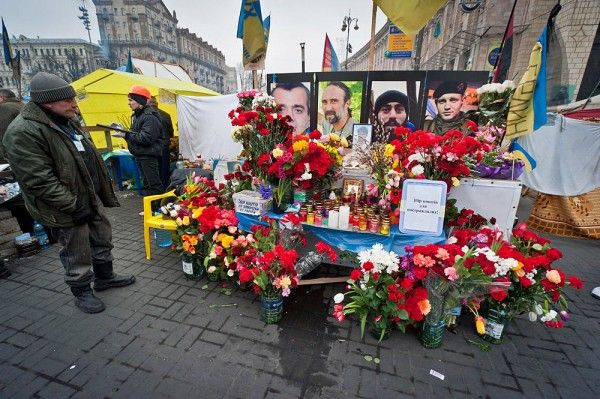 В Києві люди зустрілили Порошенка гнівними вигуками (ВІДЕО)