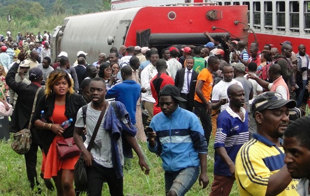 Кількість жертв аварії потягу в Камеруні зросла до 73 осіб, повідомляють місцеві ЗМІ з посиланням на медиків і рятувальників. Нові тіла загиблих були виявлені в ході пошуково-рятувальних робіт.