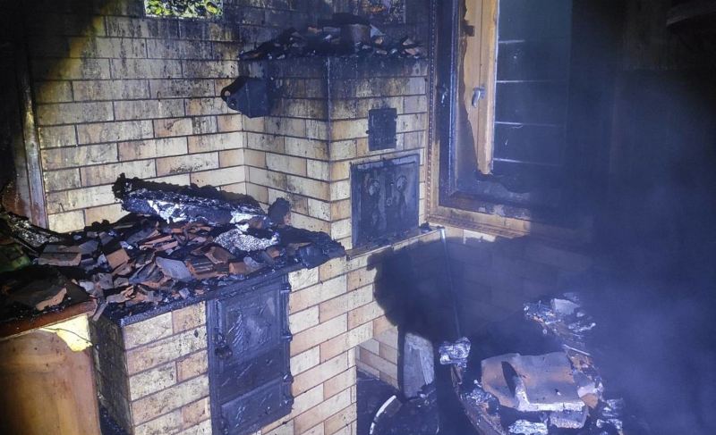В Ужгороді по вулиці Гагаріна сталася пожежа в житловому будинку. Осередком загорання стала одна із двох житлових кімнат.