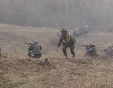 Полицейские устроили стрельбу из пулемет...