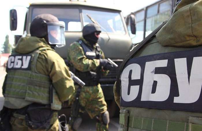 Співробітники Управління СБ України в Закарпатській області викрили міжрегіональну злочинну групу, що організувала канал незаконного переправлення мігрантів через кордон України до країн ЄС.