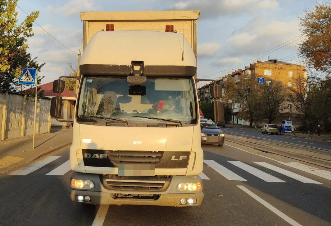 20-річний водій вантажівки збив на смерть жінку на переході: деталі жахливої ДТП (ФОТО)