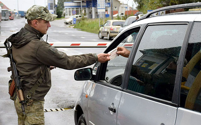 Українці мають право перетинати державний кордон, прямуючи на лікування за межі України
