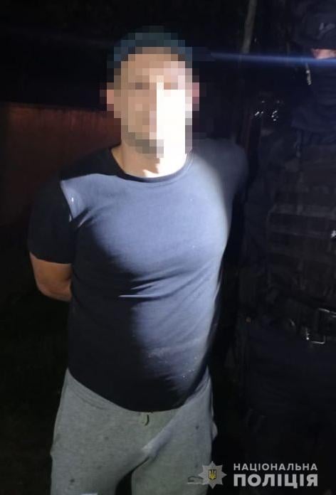 Працівники поліції Хустщини припинили злочинну діяльність 42-річного жителя села Копашнево, затримавши його на продажі наркотичних речовин.