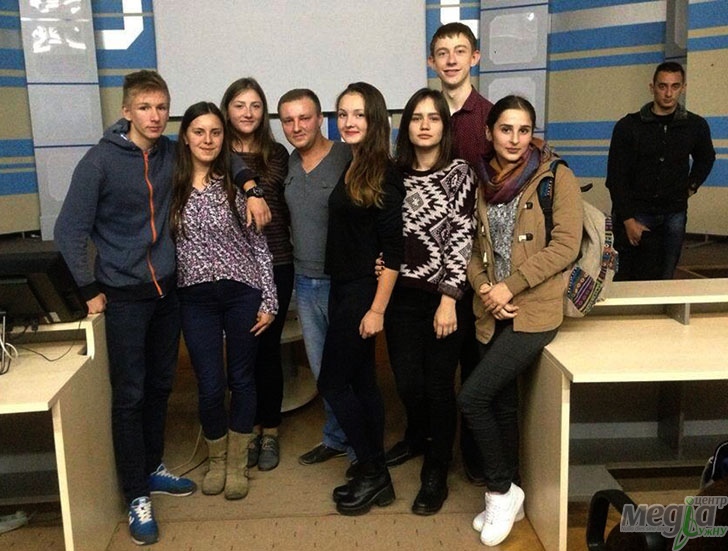 Військовий Олег Височан зустрівся зі студентами й викладачами факультету міжнародної політики, менеджменту та бізнесу, юридичного факультету та факультету інформаційних технологій.
