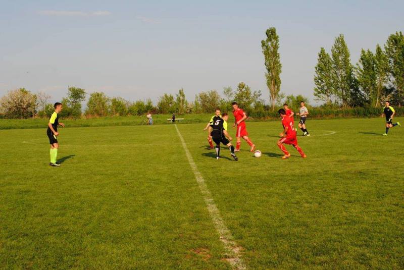 У неділю, 29 квітня, відбулись матчі другого туру чемпіонату Мукачівського району з футболу сезону 2018 року.

