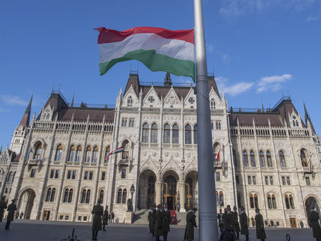 Будапешт не буде чинити опір продовженню економічних санкцій ЄС проти Росії.

