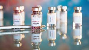 Вакцинация населения является приоритетом в условиях пандемии, поскольку вакцинация снижает риск тяжелого заболевания или госпитализации. 