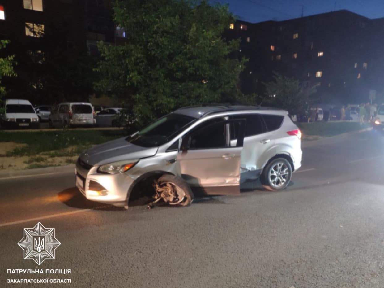 В Ужгороді не розминулись дві автівки. Винуватиць ДТП був у стані алкогольного сп'яніння.