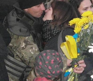 На Закарпаття із зони АТО повернулися 30 бійів Ужгородського батальйону Національної гвардії України, які майже два місяці перебували в зоні АТО, де несли службу на блокпостах у Донецькій області.