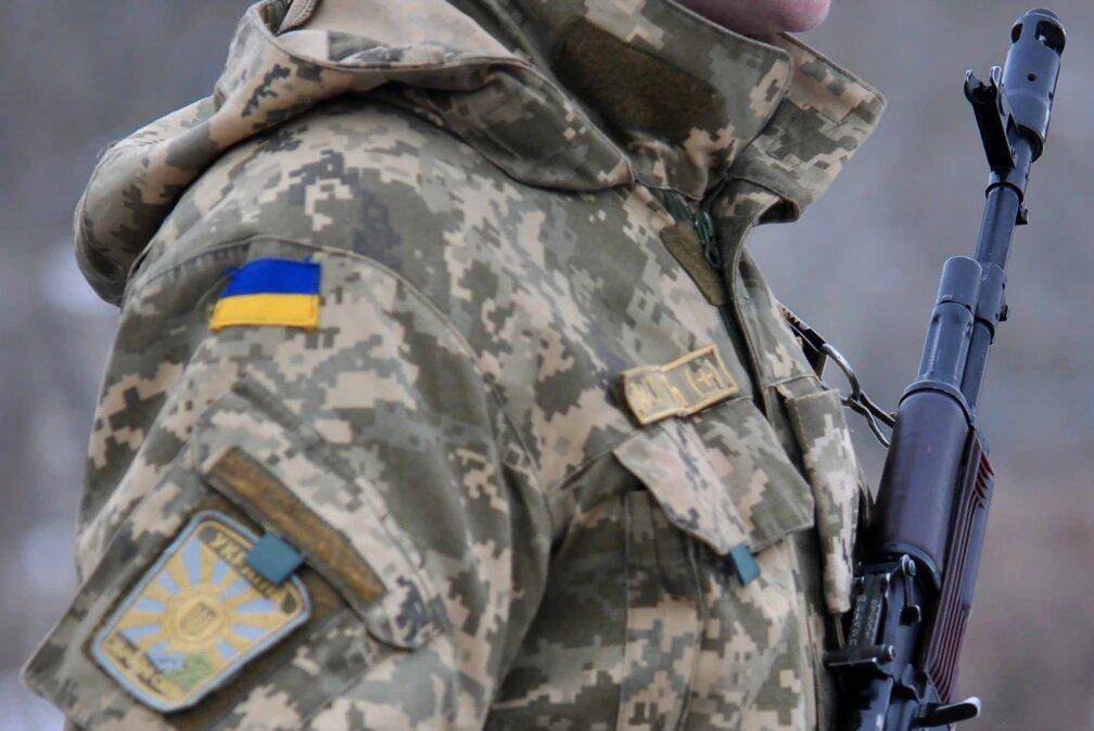 У пресслужбі Міністерства з питань реінтеграції тимчасово окупованих територій України повідомили, що внутрішньо переміщені особи мають стати на військовий облік за новим місцем проживання. 
