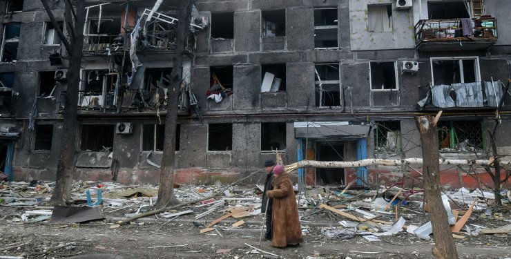 У заблокованому військами РФ Маріуполі знищено понад 95% будівель. 