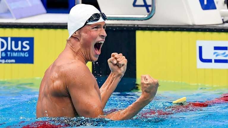 Украинский пловец Михаил Романчук установил новый олимпийский рекорд в плавании.