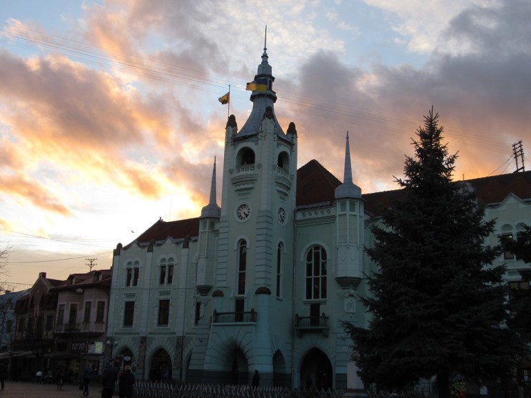 Завтра депутати Мукачівської міськради зберуться на позачергову сесію  