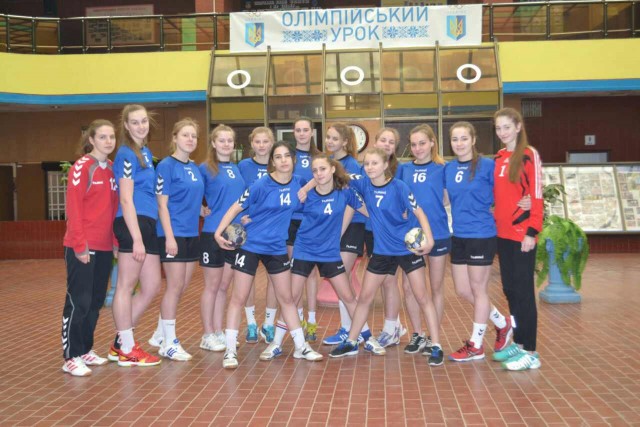 Юные закарпатки заняли второе место на Чемпионате Украины по гандболу