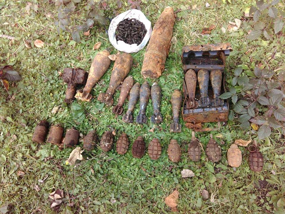 27 вересня фахівці групи піротехнічних робіт АРЗ СП вилучили та знищили 12 мінометних мін різного калібру, 14 гранат, 1 артилерійський снаряд та 300 набоїв.