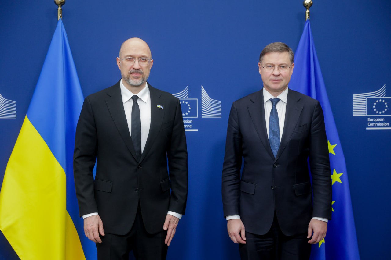 Україна отримала 1 млрд євро від ЄС: Шмигаль заявив про наступний крок (ФОТО)