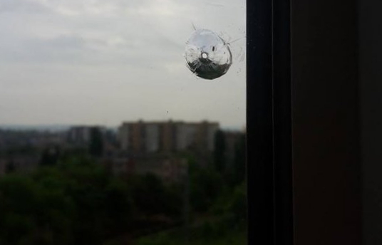 Неизвестный стрелок терроризирует жителей Ужгорода.