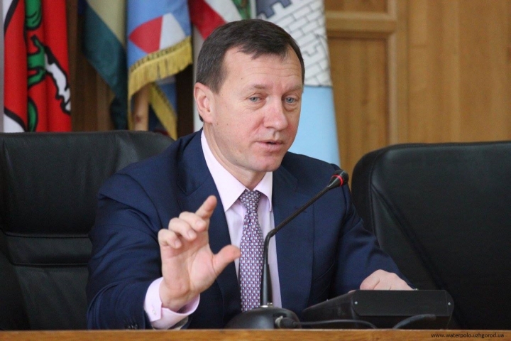 Ужгородського міського голову Богдана Андріїва прокуратура підозрює у сприянні розкраданню коштів, що належать територіальній громаді Ужгорода. Йдеться про 6,5 мільйонів гривень.

