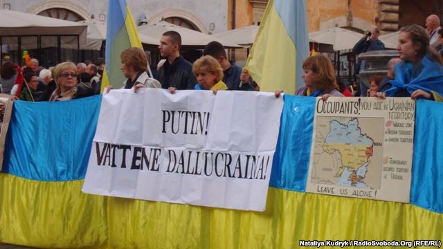 Українські мігранти в Італії провели в неділю заходи з нагоди 81-х роковин Голодомору та річниці другого Майдану