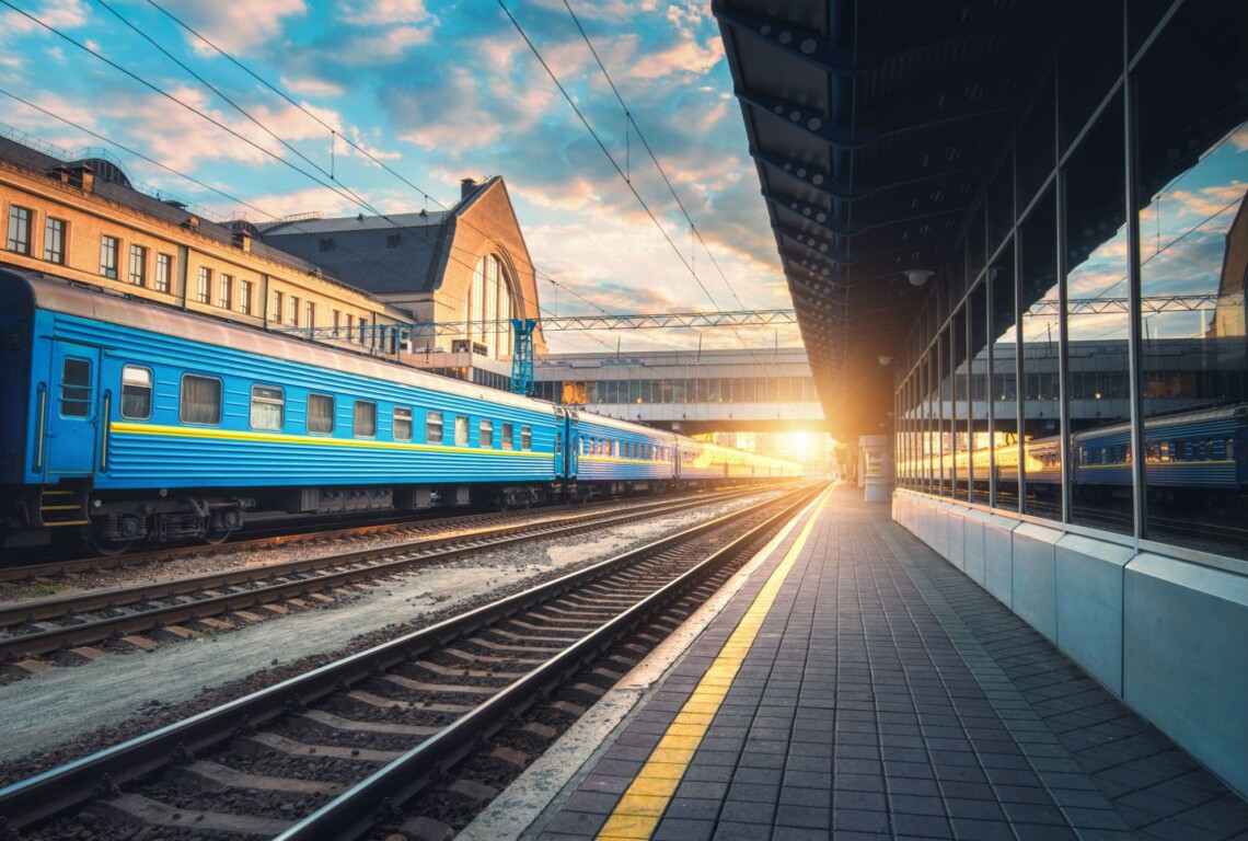 Змін зазнають розклади руху низки поїздів рахівського напрямку, через планові ремонти інфраструктури